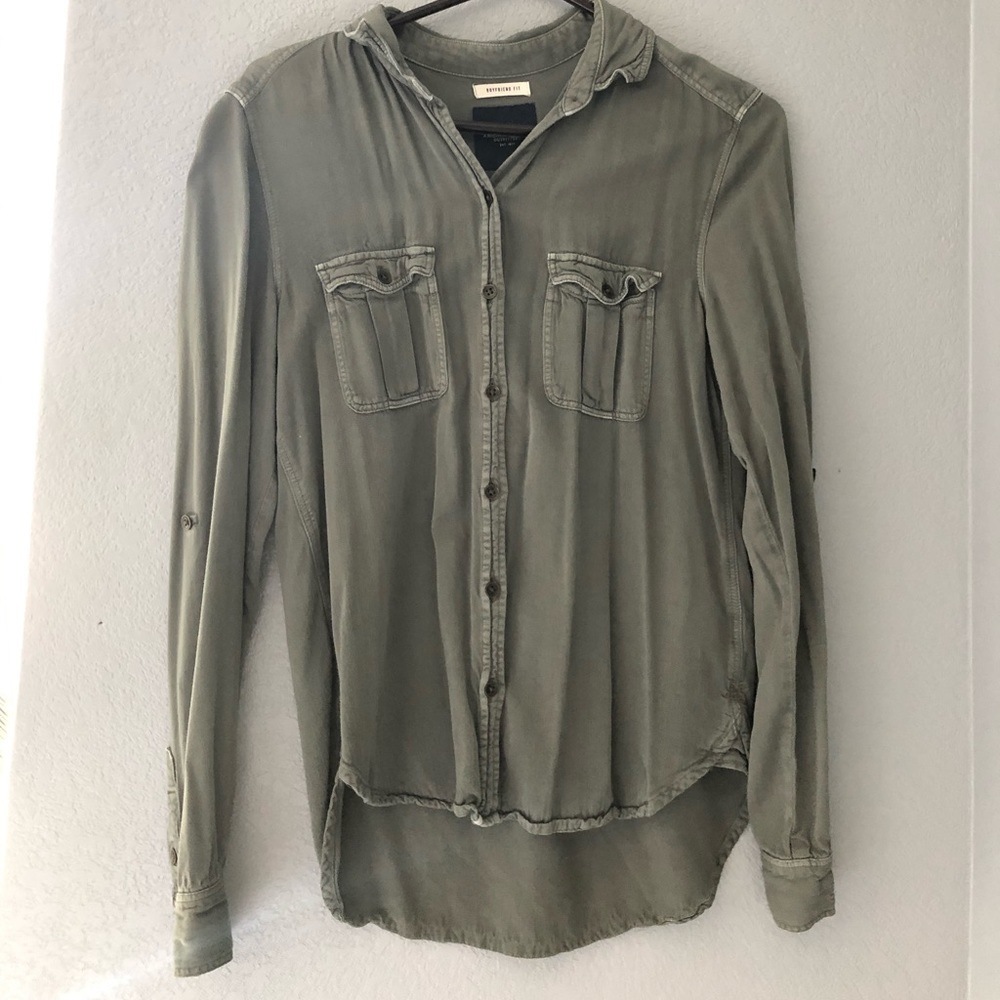 American Eagle Button Up